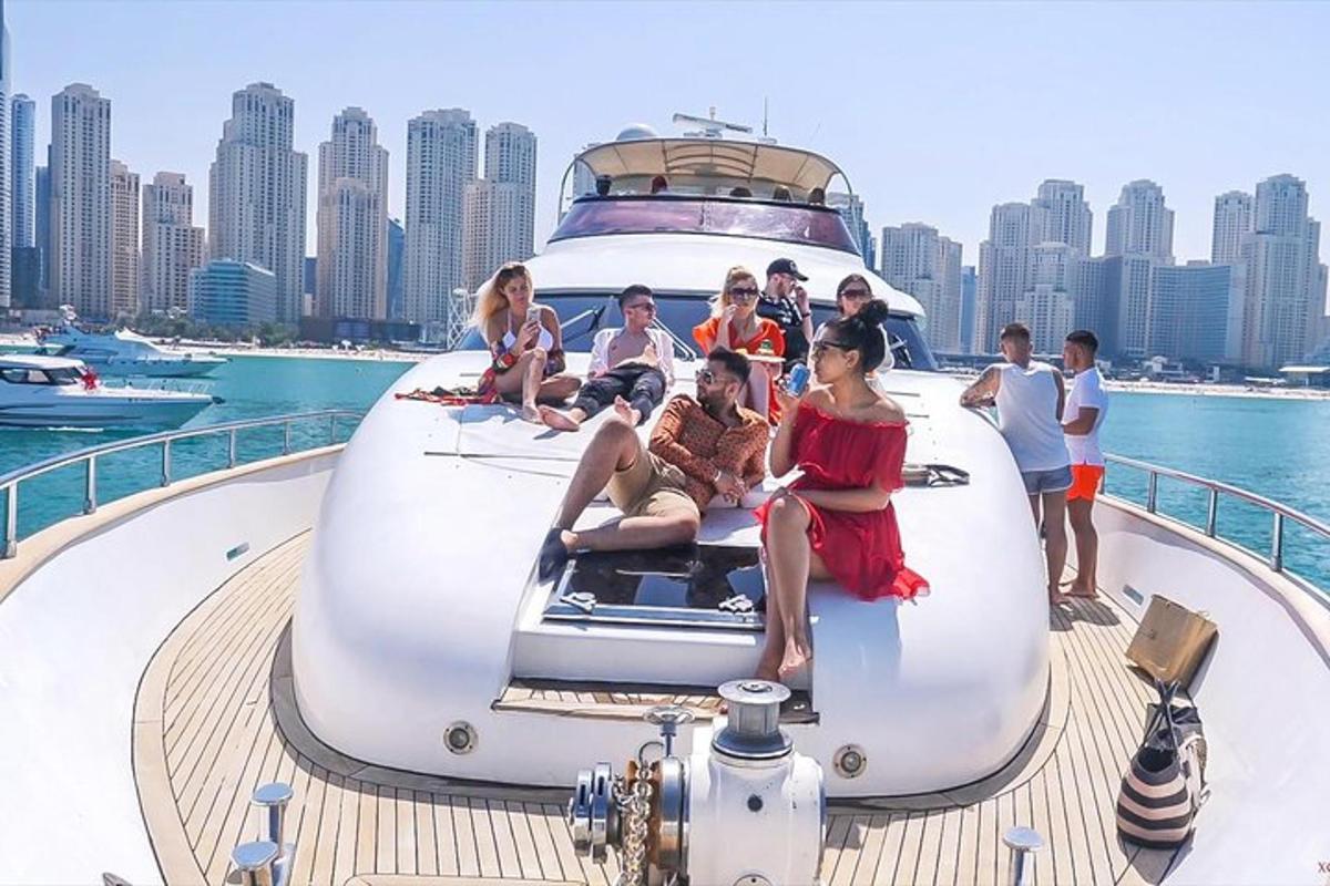 YACHT RENTAL DUBAI TOUR